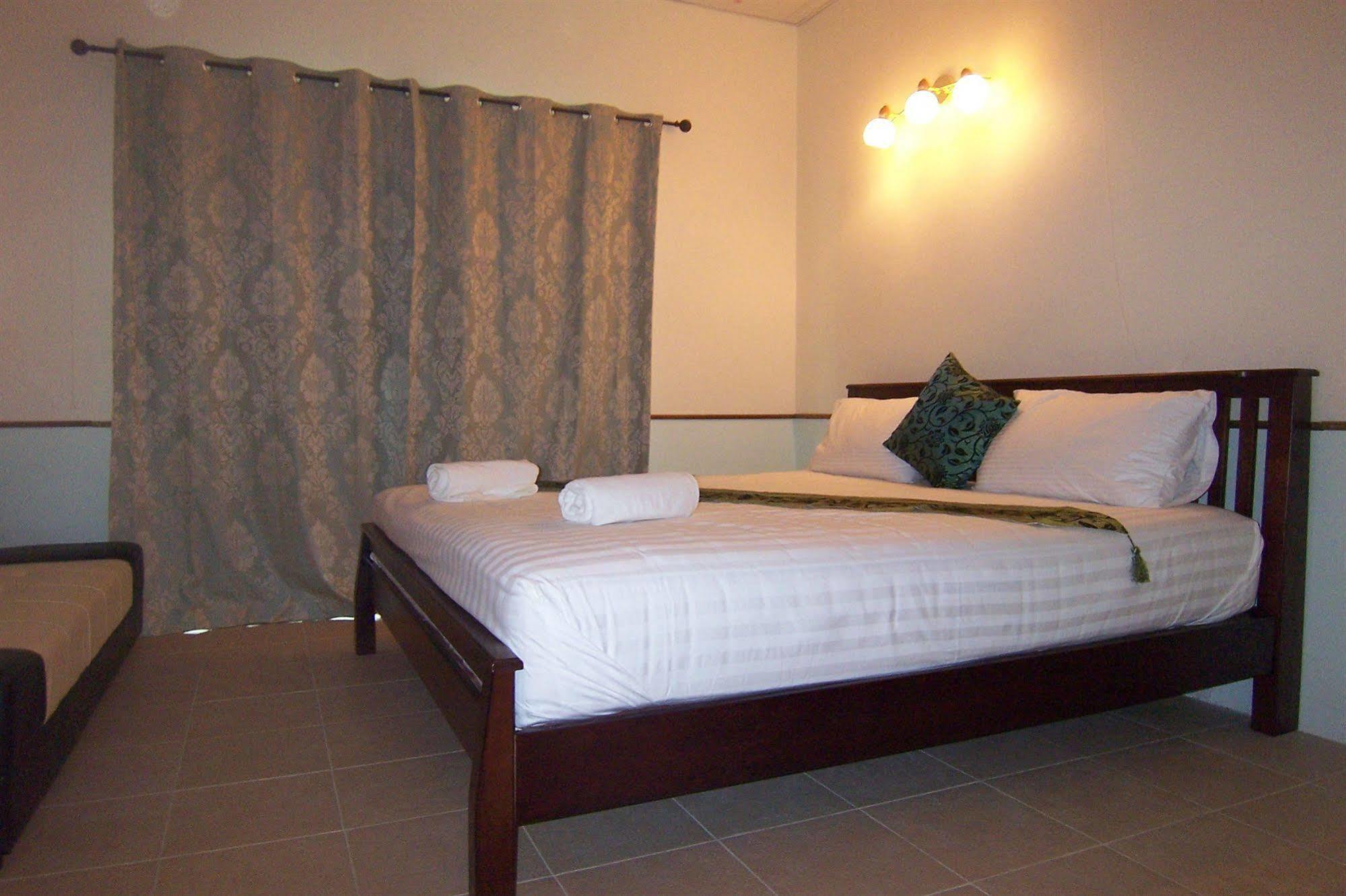 Phuket Airport Overnight Hotel Nai Yang Beach Exteriér fotografie
